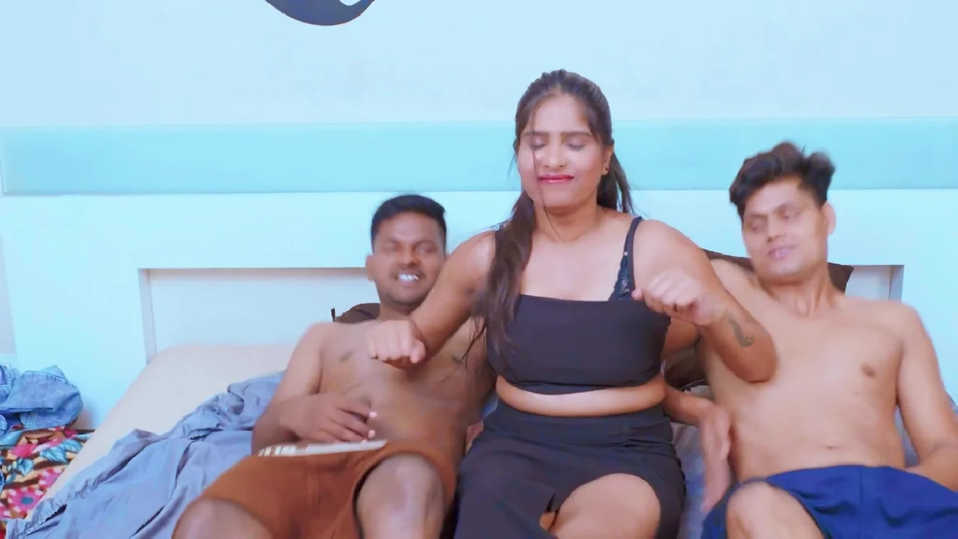 Threesome Sex Uncut
